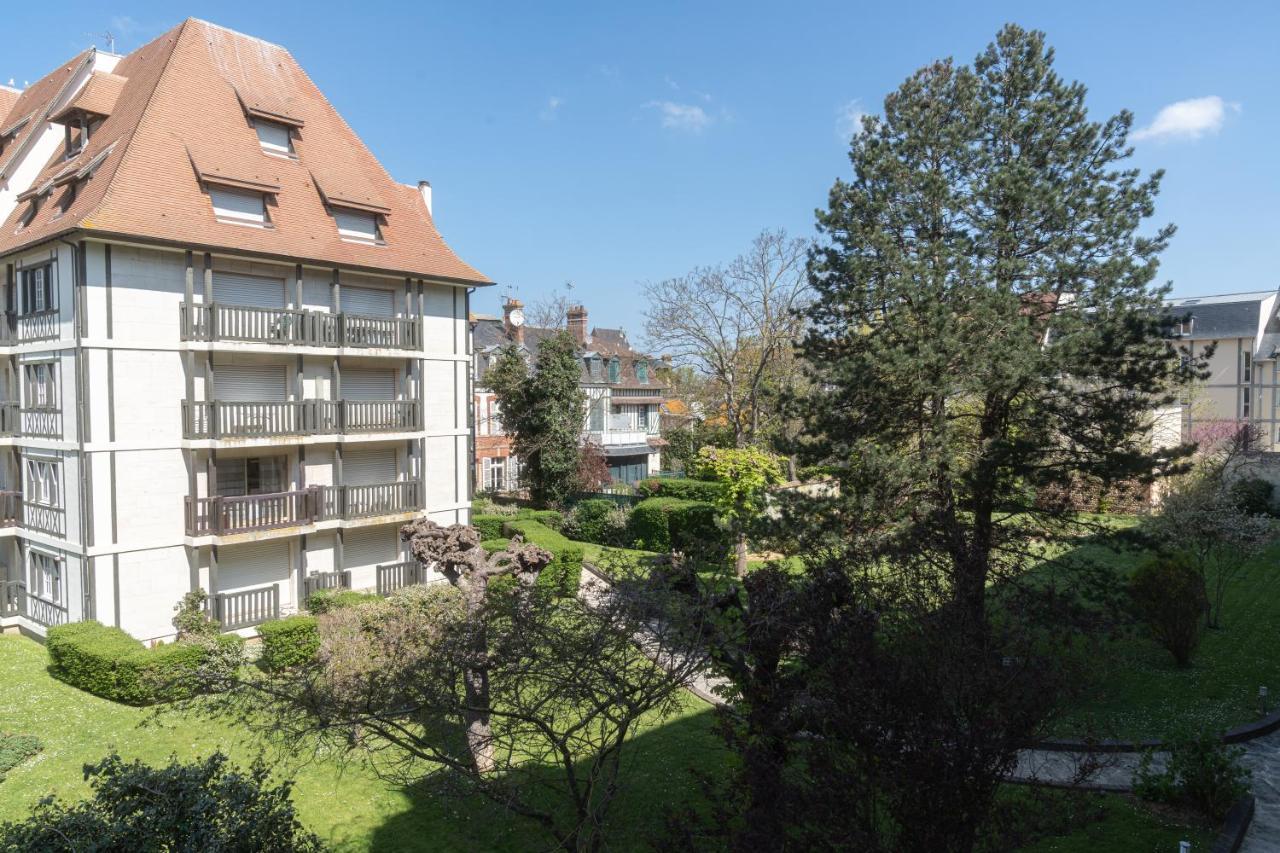 Ferienwohnung Castel Saint Clair Deauville Exterior foto